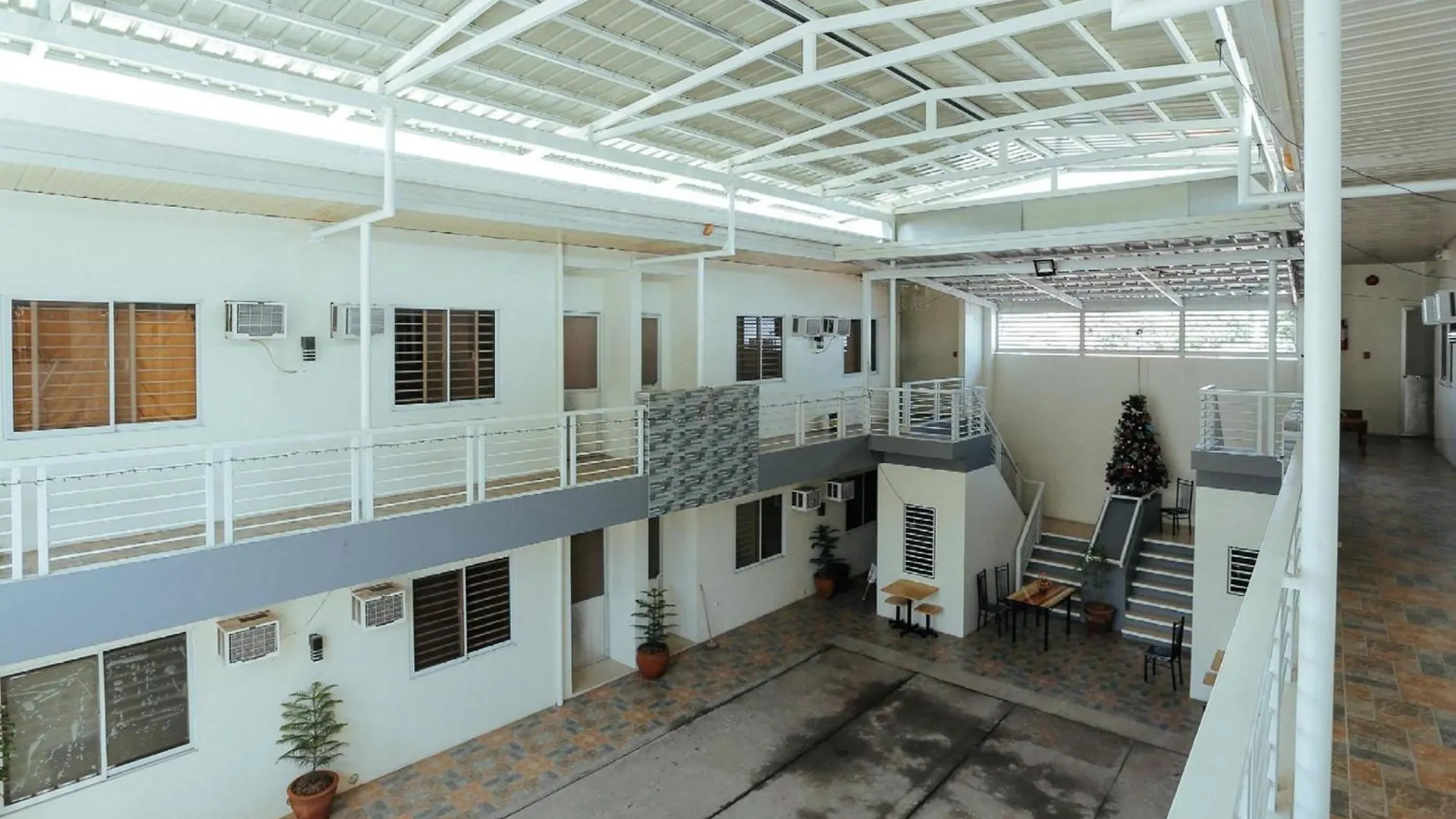 Ljenj Apartelle Near Clark Airport Mabalacat 2*,  Philippines