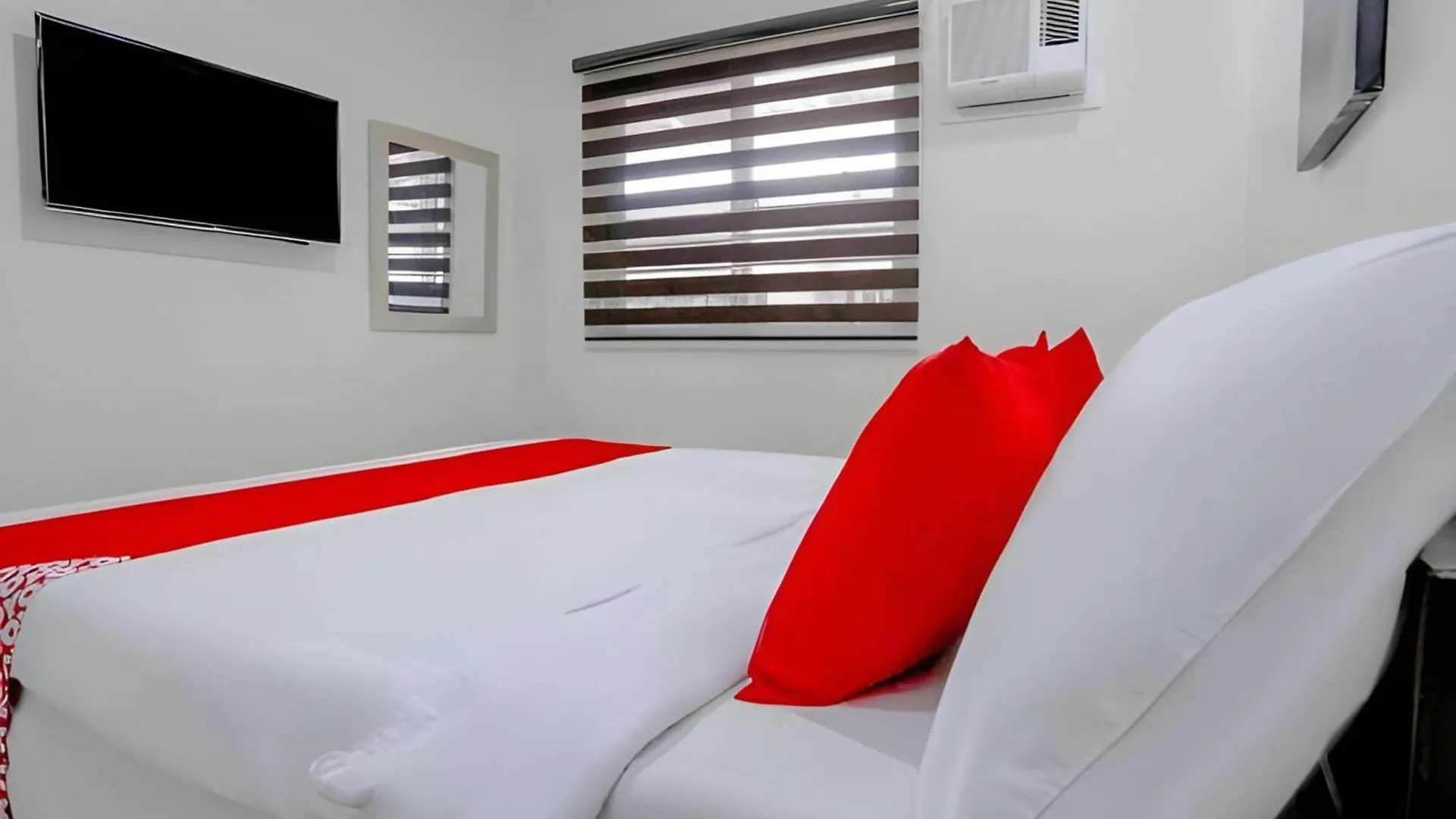 Ljenj Apartelle Near Clark Airport Mabalacat 2*,  Philippines