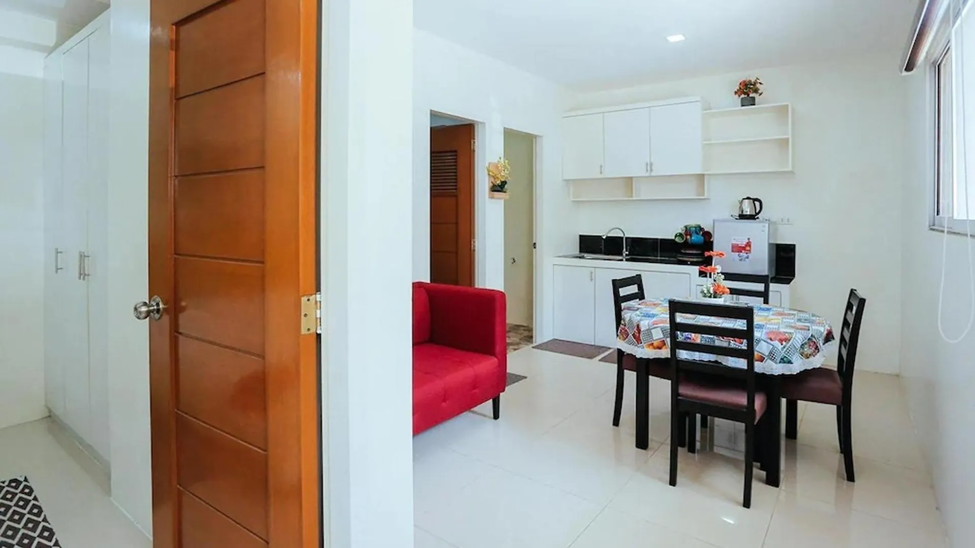Ljenj Apartelle Near Clark Airport Mabalacat 2*,