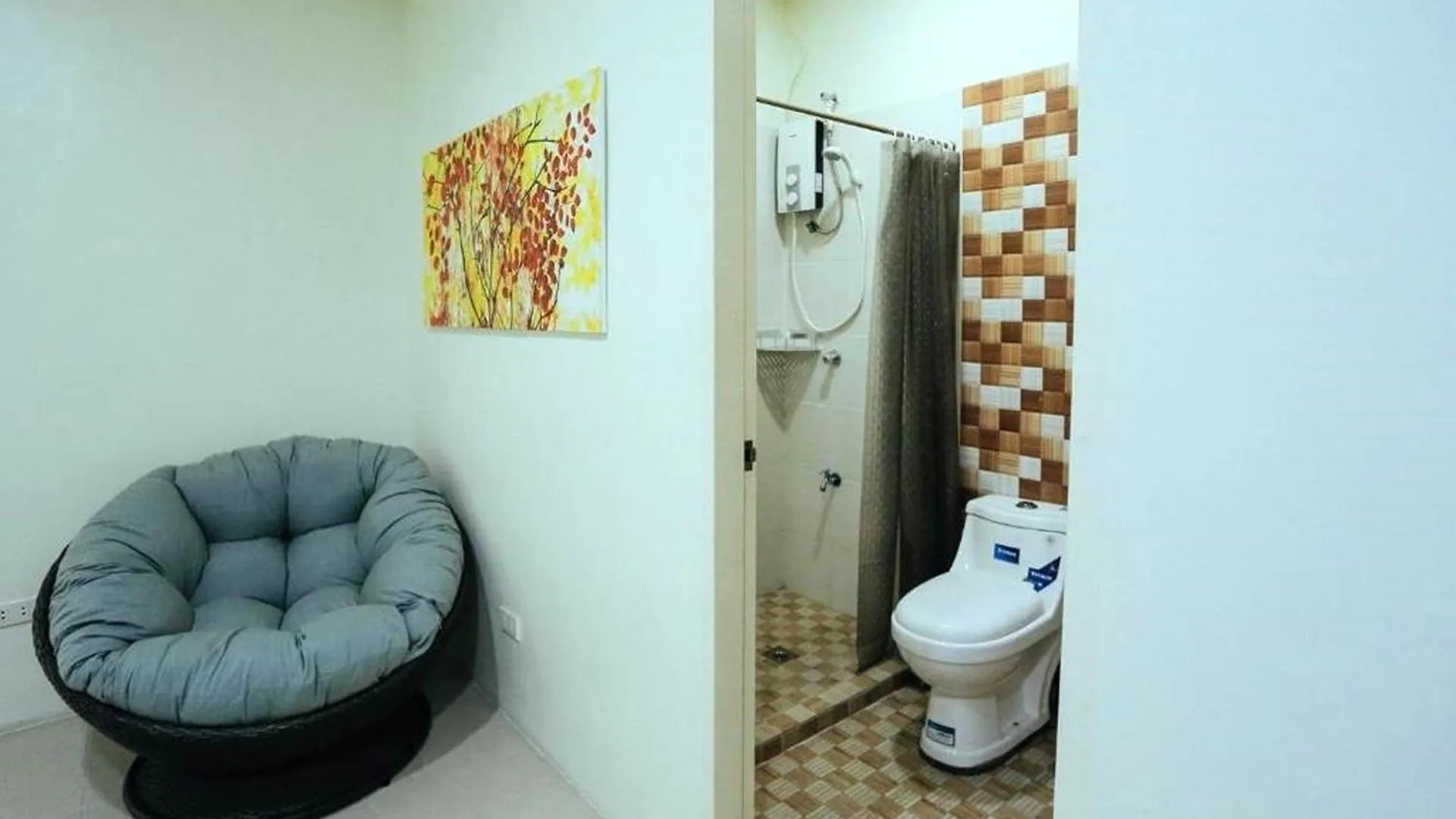 Ljenj Apartelle Near Clark Airport Mabalacat 2*,