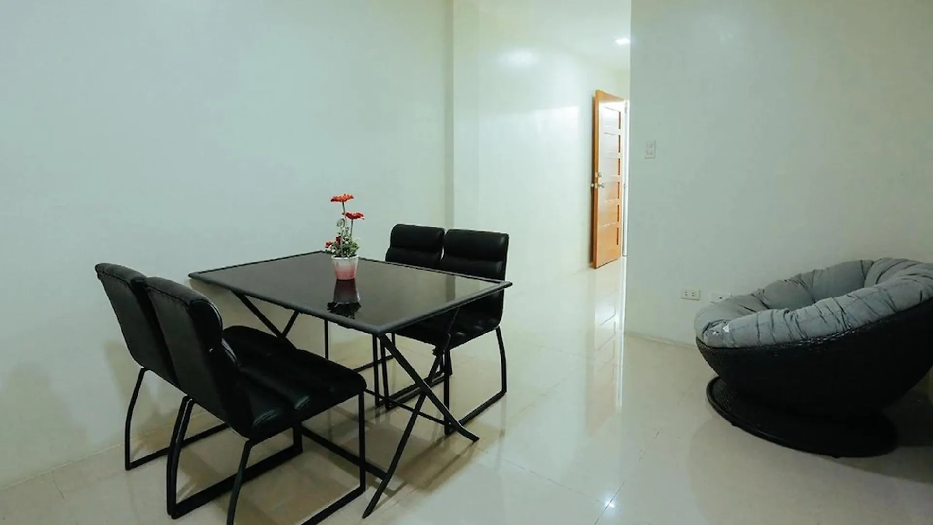Ljenj Apartelle Near Clark Airport Mabalacat Hotel